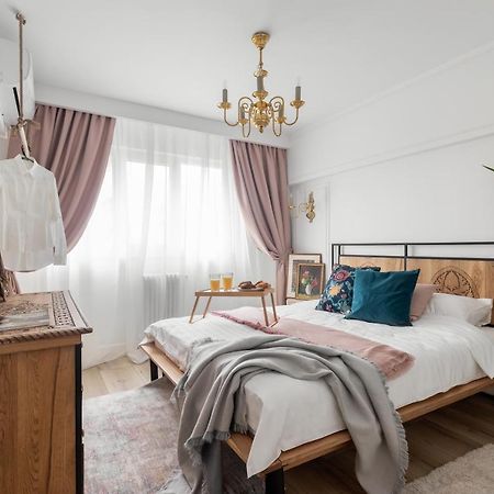 Eclectic 3 Bedroom Calea Victoriei By Urbanesq بوخارست المظهر الخارجي الصورة