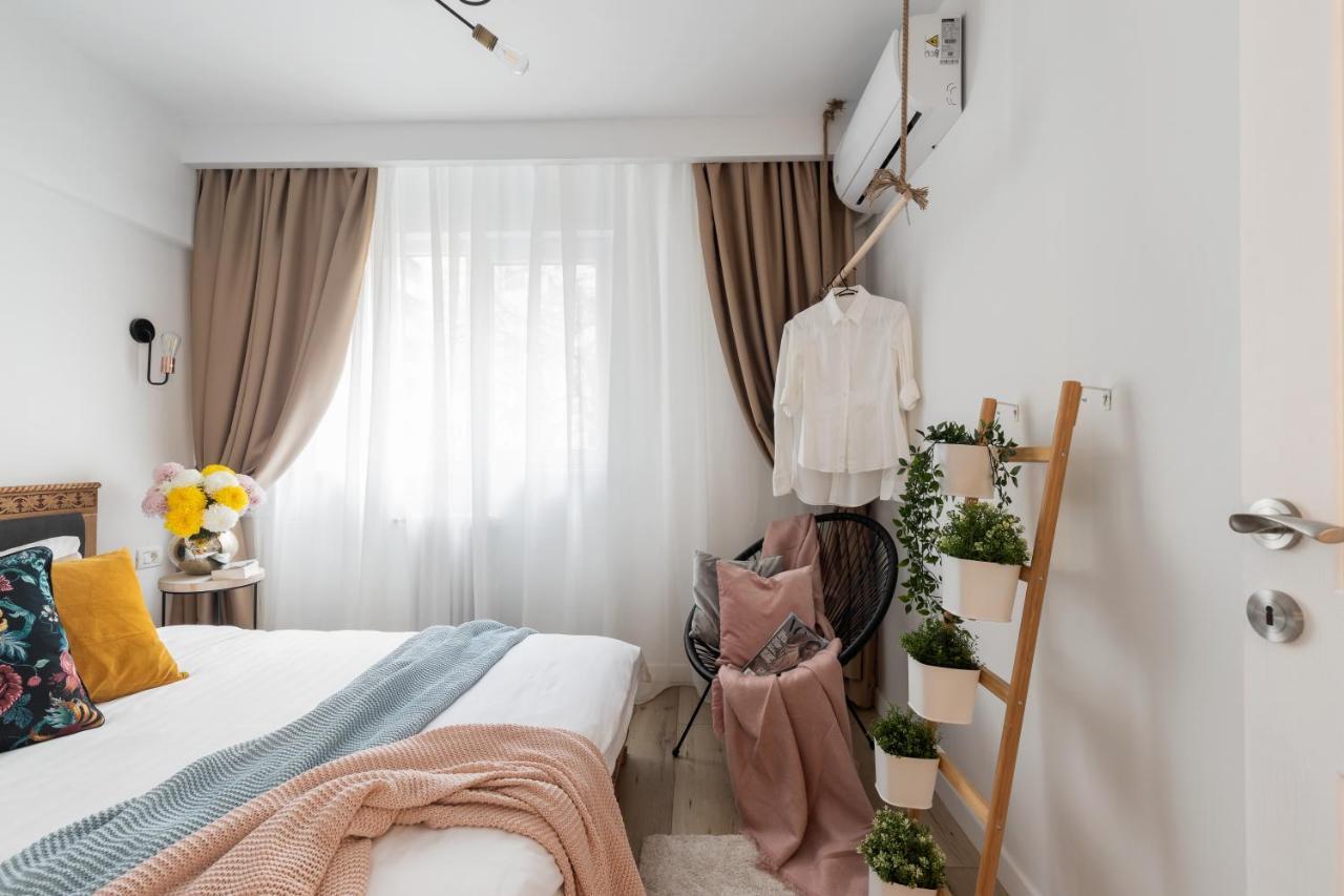 Eclectic 3 Bedroom Calea Victoriei By Urbanesq بوخارست المظهر الخارجي الصورة