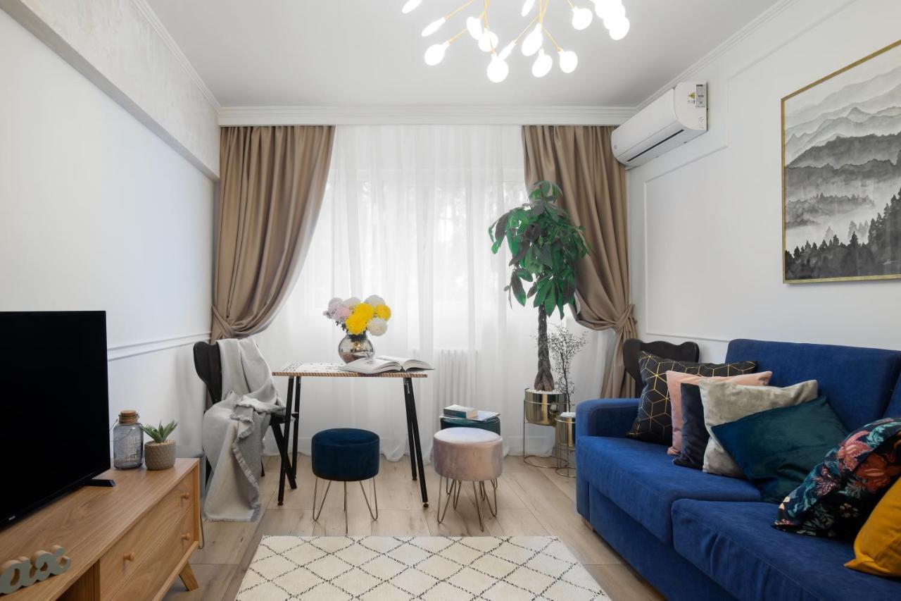 Eclectic 3 Bedroom Calea Victoriei By Urbanesq بوخارست المظهر الخارجي الصورة