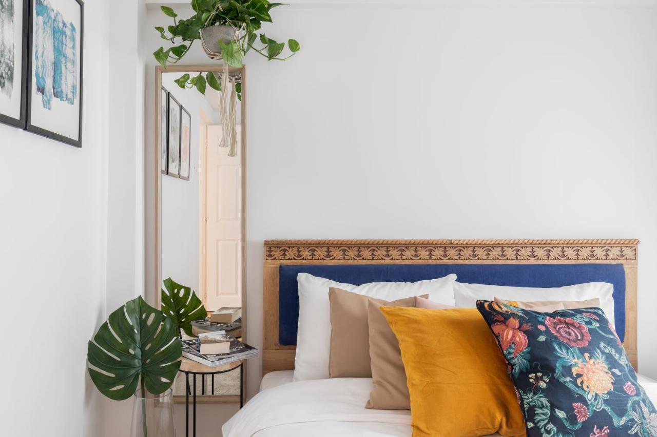 Eclectic 3 Bedroom Calea Victoriei By Urbanesq بوخارست المظهر الخارجي الصورة