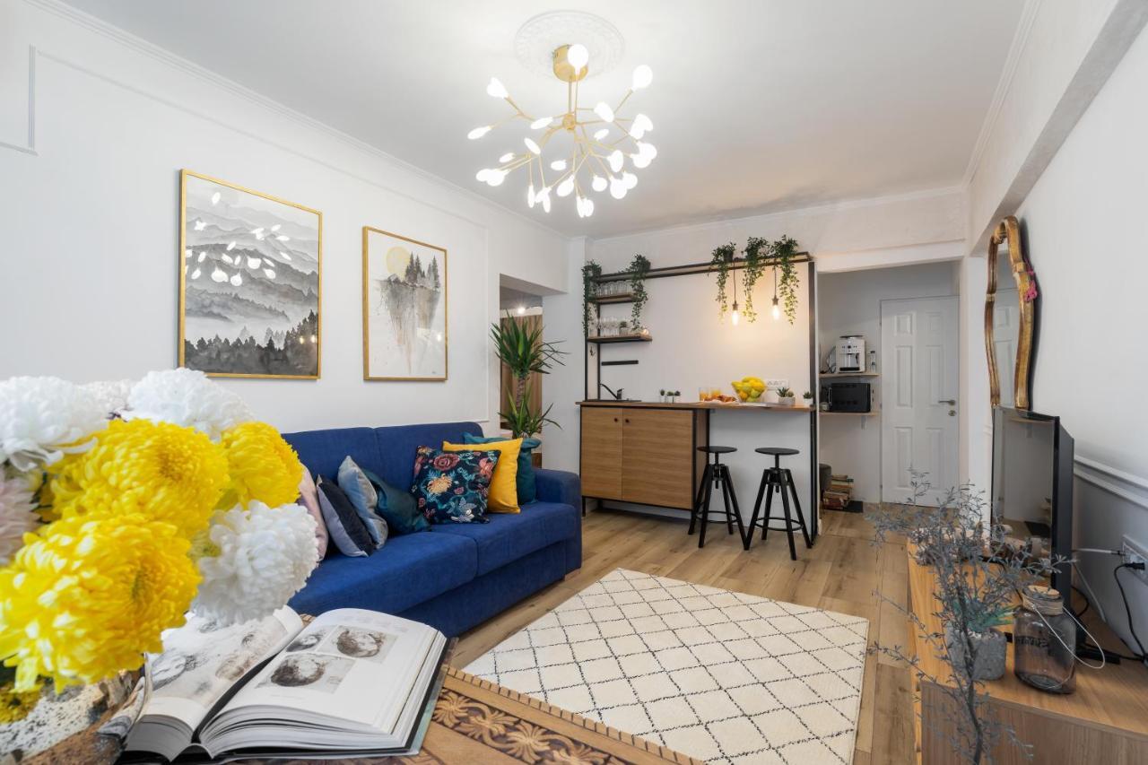 Eclectic 3 Bedroom Calea Victoriei By Urbanesq بوخارست المظهر الخارجي الصورة